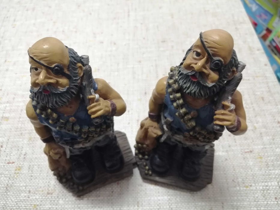 Par de piratas (bonecos)