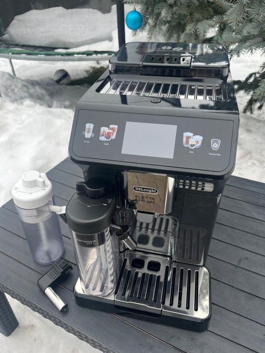 Кавомашина Delonghi Eletta Explore гарантія 2023 рік 4 місяць