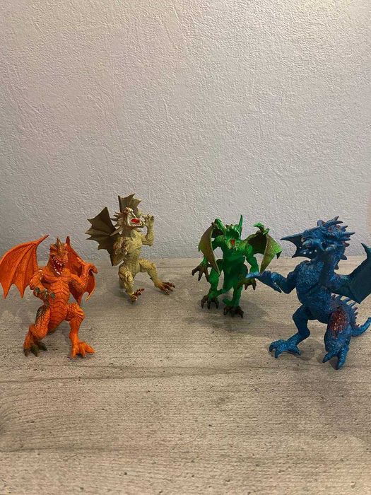 Пластикові диталізовані фігурки динозаврів