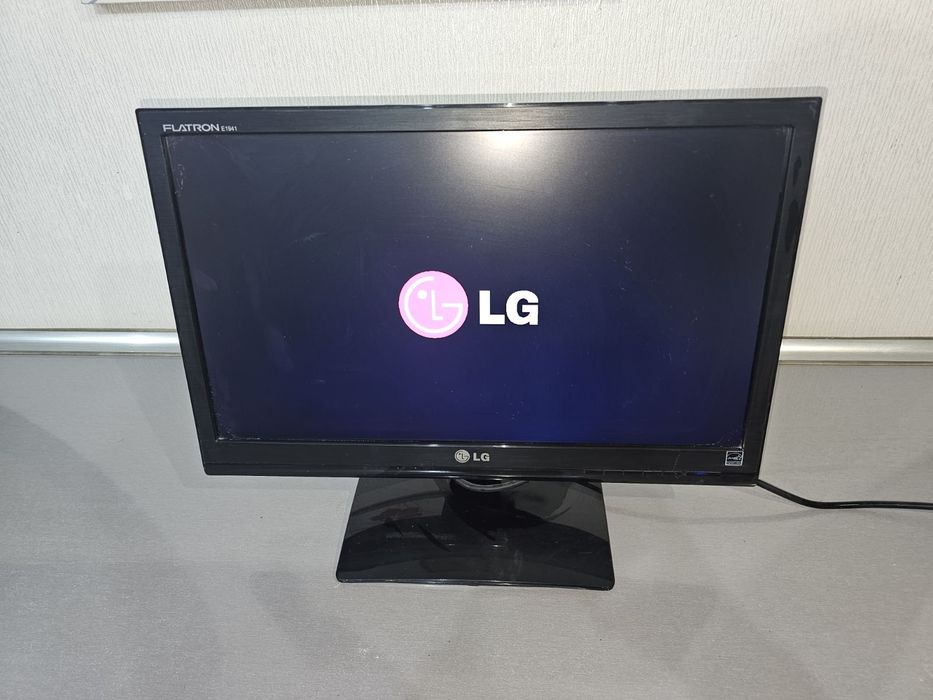 Комп'ютерні РК-монітори LG із діагоналлю 19". (Компьютерные мониторы)