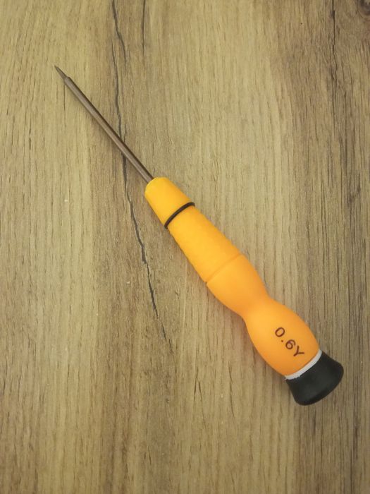 Отвёртка Y 0.6, отвёртка для разборки Айфонов и др. смартфонов