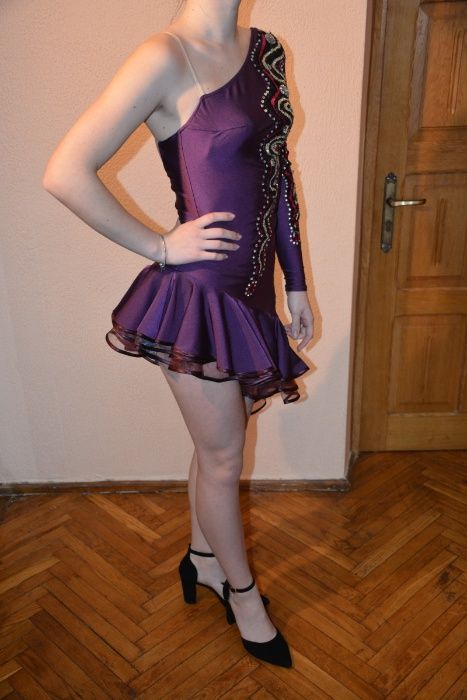 Плаття для бальних танців (латино-американська програма)