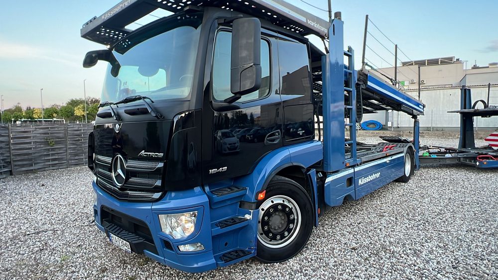 Autotransporter Actros Kassbohrer