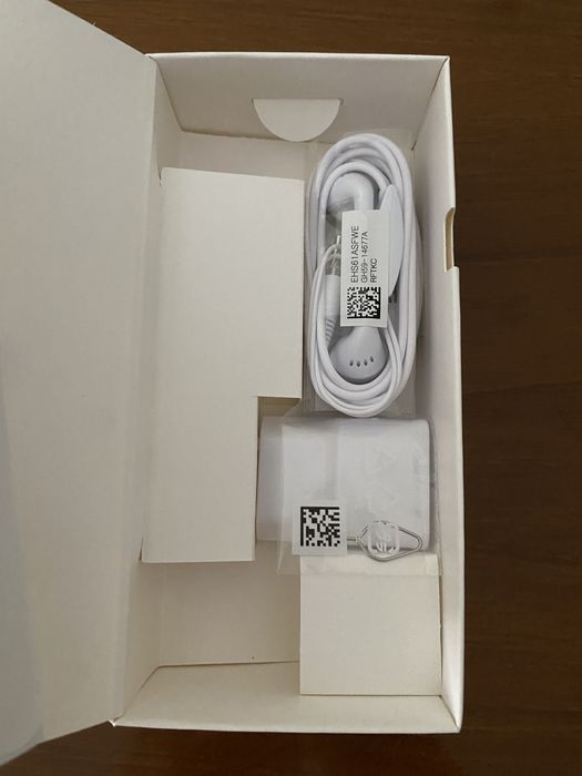 Samsung Galaxy J4+ 32GB Novo