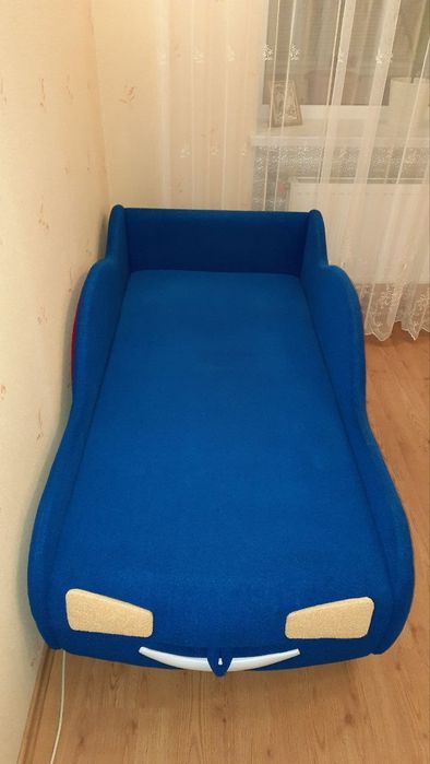 Кроватка-машинка