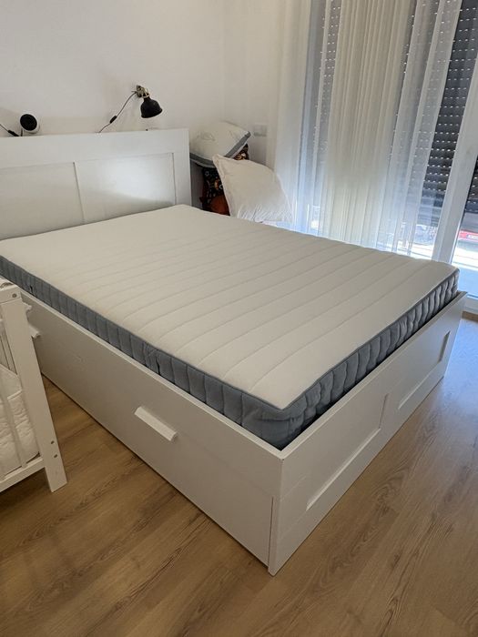 Cama Brimnes + colchao (sem cabeceira)