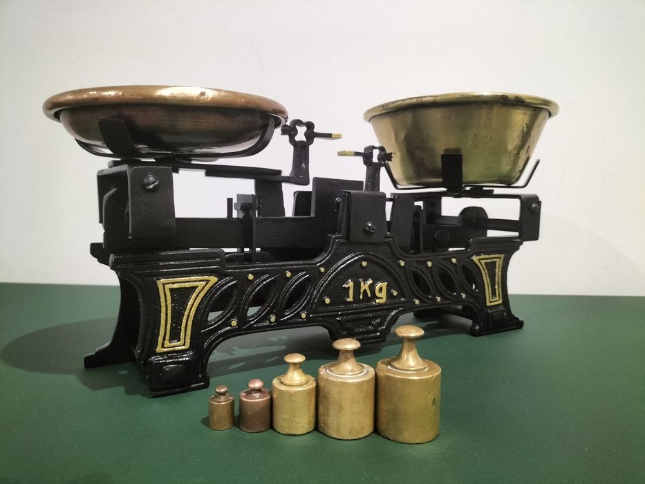 Balança antiga 1kg