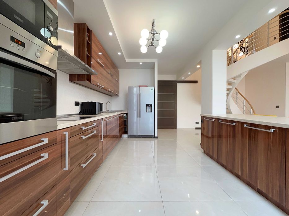 Трьохкімнатний Penthouse 110m2 в ЖК Комфорт Таун |м|Лівобережна