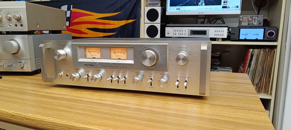 Усилитель  Rotel RA-913 ( в оригіналі !! )