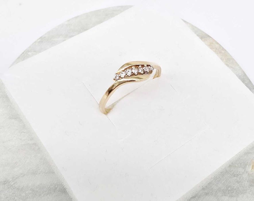 Złoty pierścionek z cyrkoniami 585 GOLD MONEY