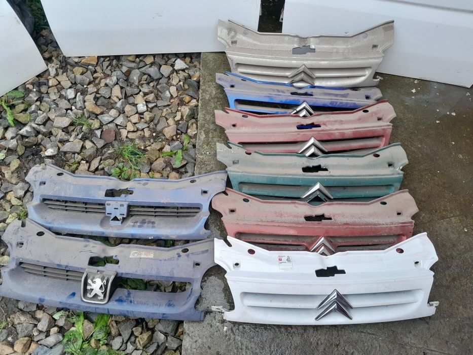 Решітка радіатора пежо партнер експерт сітроєн берлінго джампі