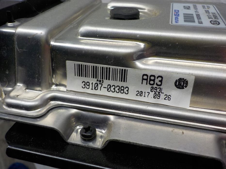 KIA Stonic 1.2 zestaw startowy komputer stacyjka kluczyk 39107-03383