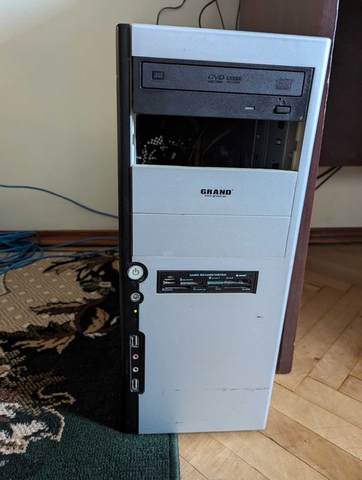 Комп'ютер з монітором