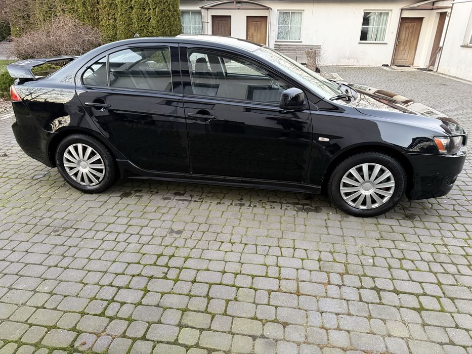 Mitshubishi Lancer 2.0 benzyna