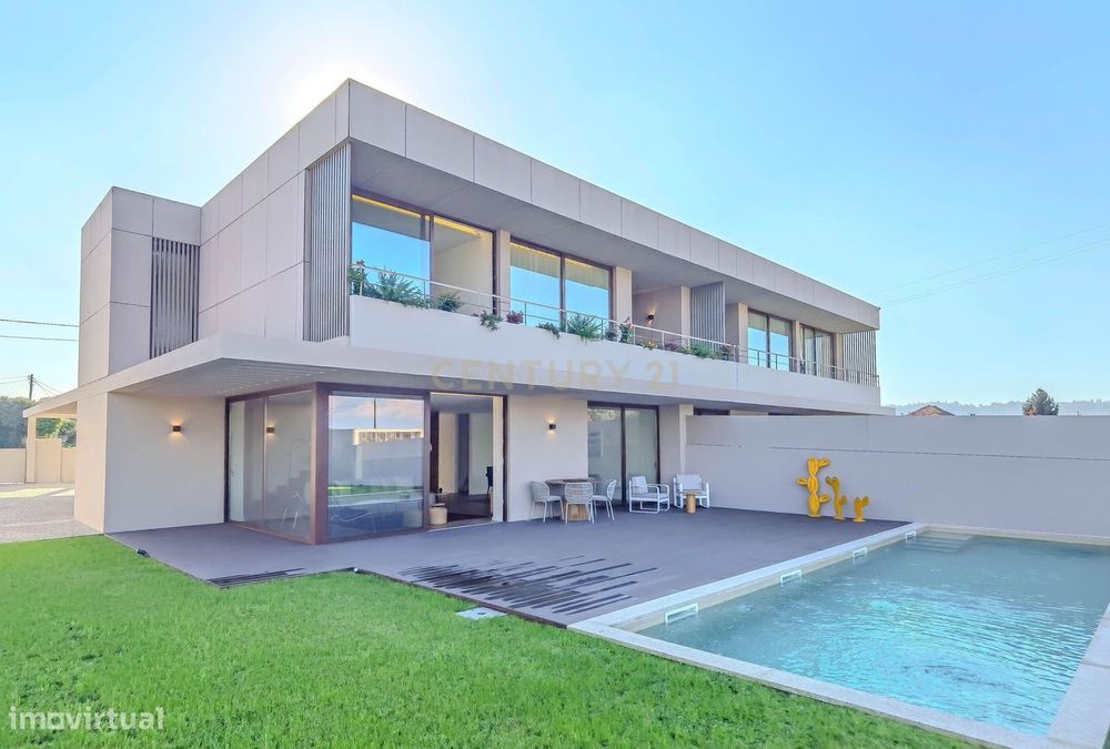 “Villas Jardim” – Moradia T3 Nova | 3 Frentes | Piscina | Felgueiras