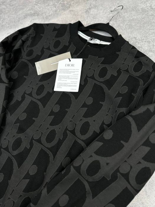 Світшоти від Dior та Armani