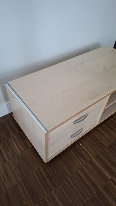 Drewniana szafka RTV Gautier