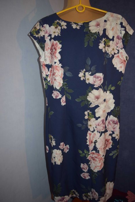 B & K Piękna sukienka nowa ołówkowa bawełniana_46