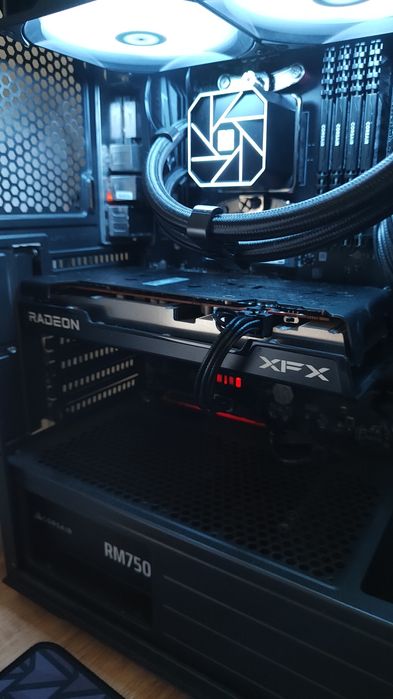 Placa Gráfica RX 6650 XT 8GB XFX SWFT