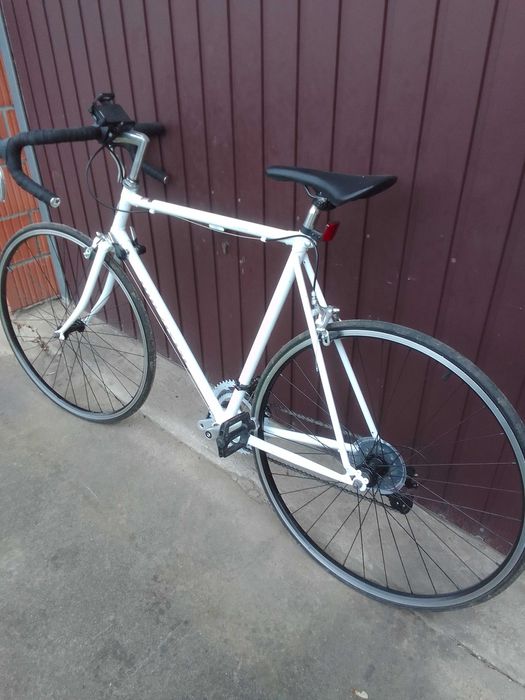 Rower szosowy , kolarzowy, prawie nowy!