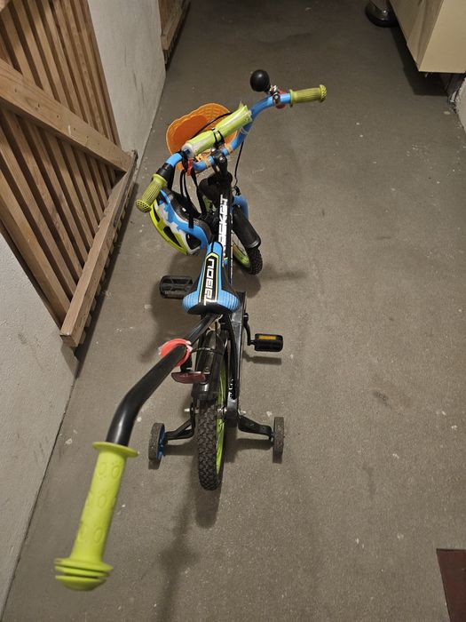 Rower dziecięcy 16' TABOU ROCKET" w dobrym stanie.  Boczne kółka.