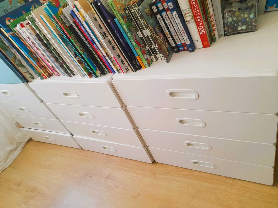 Móvel Ikea Gavetas e Armário (2 módulos)