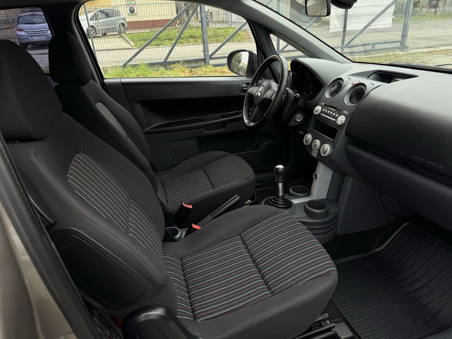 Mitsubishi Colt 2009 1.3 benzyna