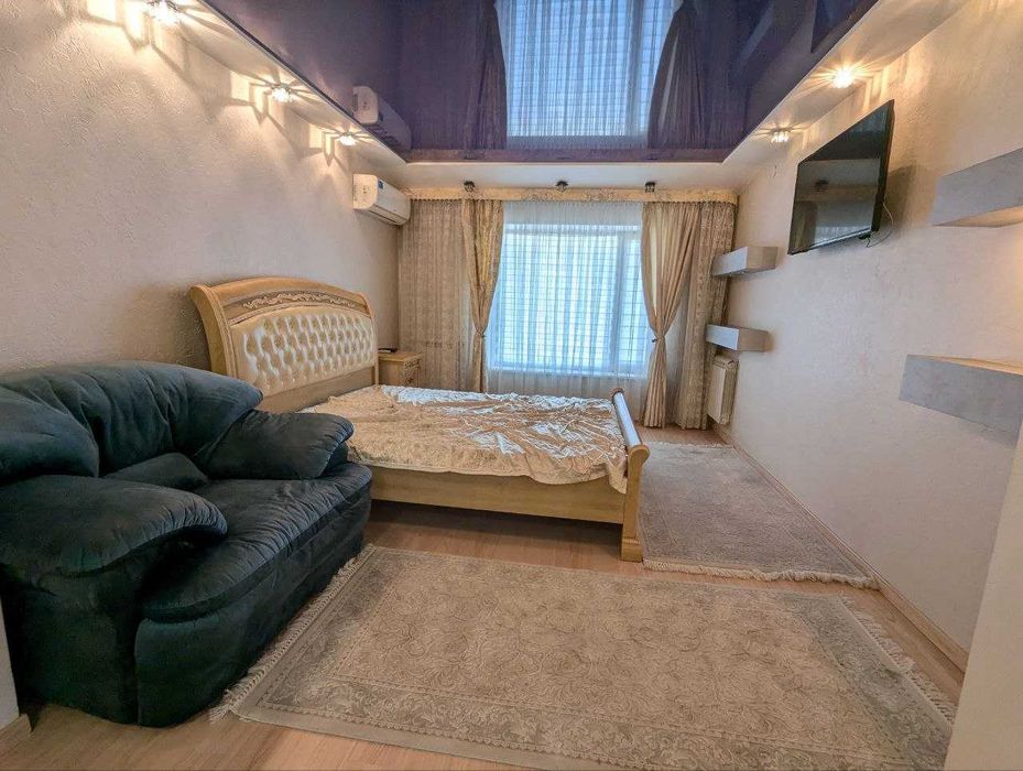 Оренда 4х кімн квартира центр міста, вул. Пластова