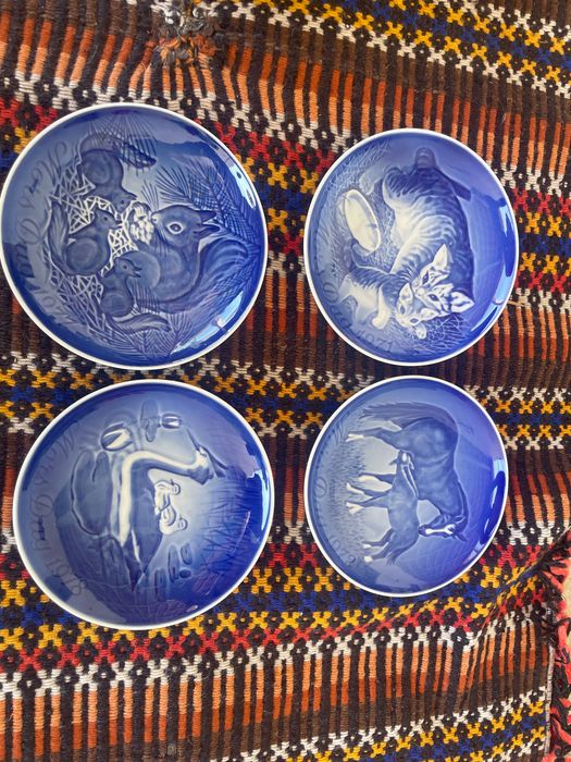 Pratos antigos anos 70’ da Dinamarca porcelana original dia da mãe