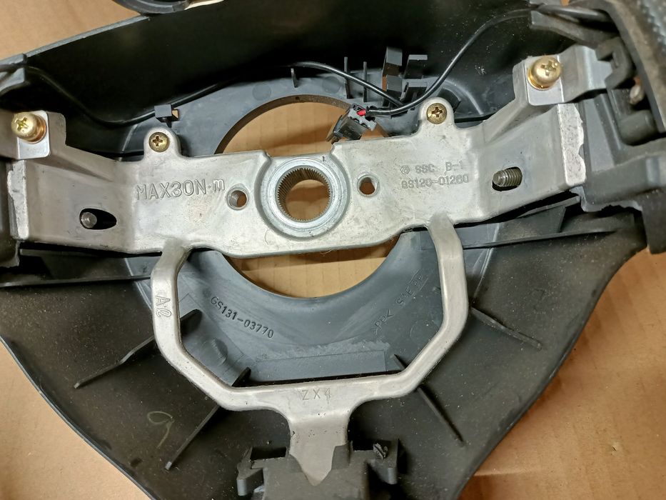 Kierownica trójramienna poduszka kierowcy Subaru G3X Justy
