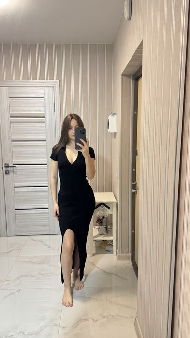 Сукні (чорна, біла та коричнева)