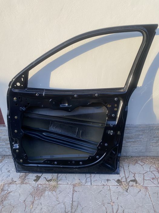 Двери Cherokee kl 13-19 год