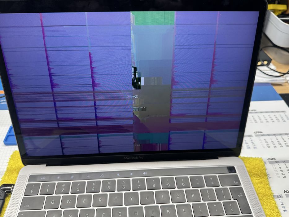 MacBook Pro 13” (uszkodzony)
