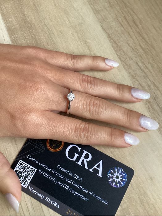 Srebrny pierścionek z lab diament Moissanite 0,5 karata 5 mm