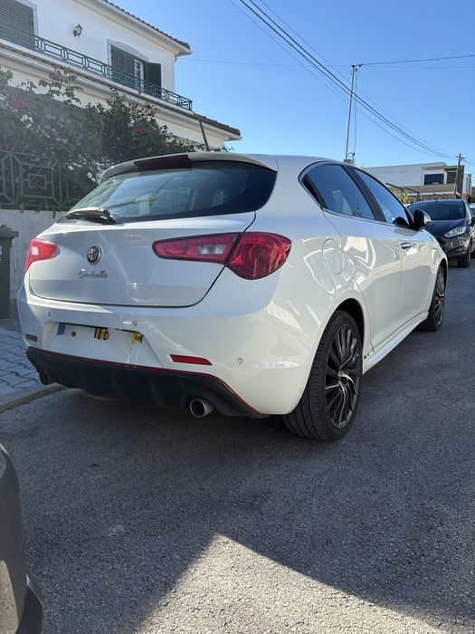 Alfa Romeo Giulietta 1.6 (pack quadrifoglio verde)