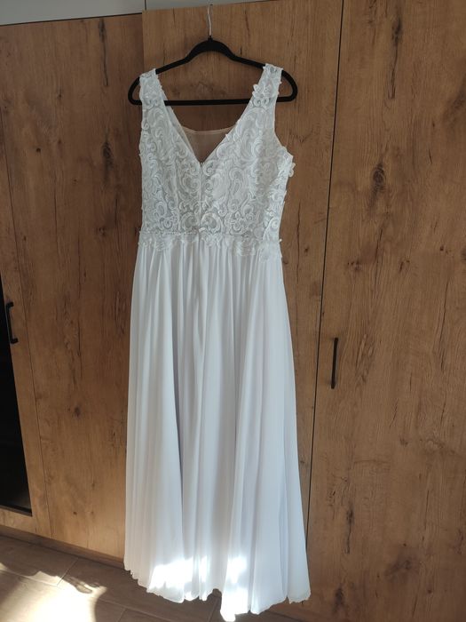 Suknia ślubna w stylu boho / romantycznym.