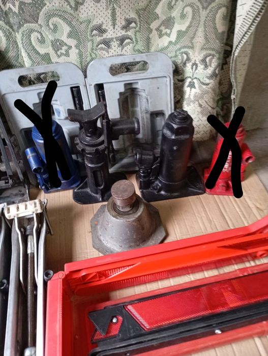 Продам домкраты б/у, все рабочие, состояние на фото