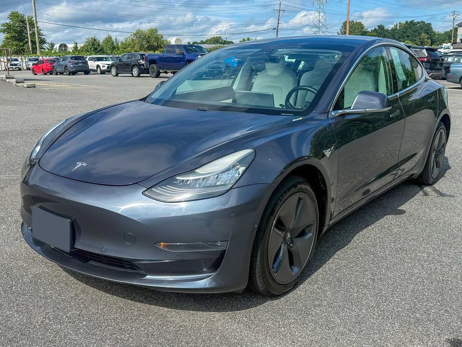 Tesla Model 3 Long Range      2019