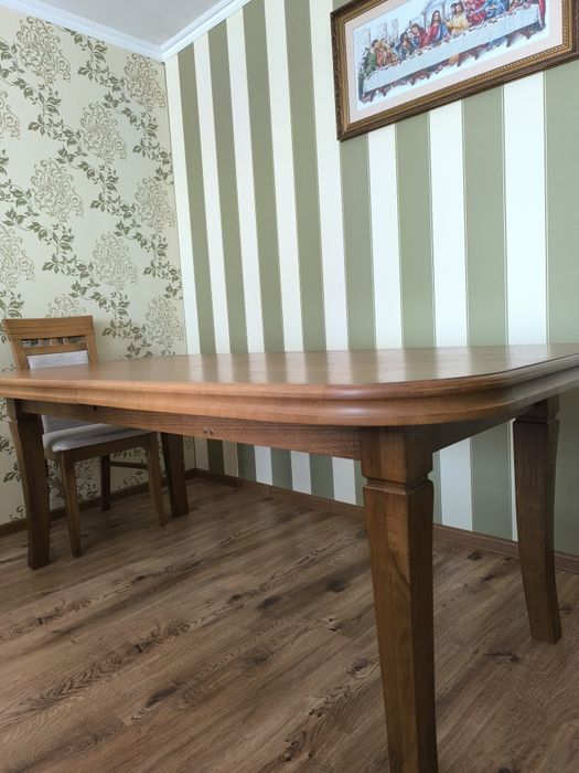 Стіл з масиву дуба та крісла