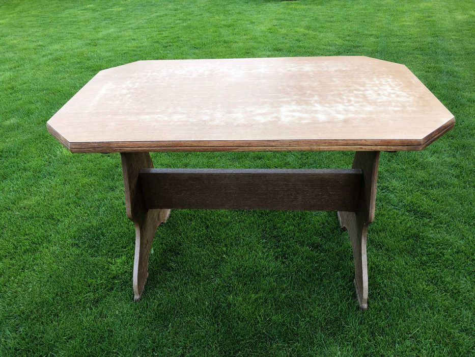 Стол обеденный. Б/У в хорошем состоянии.