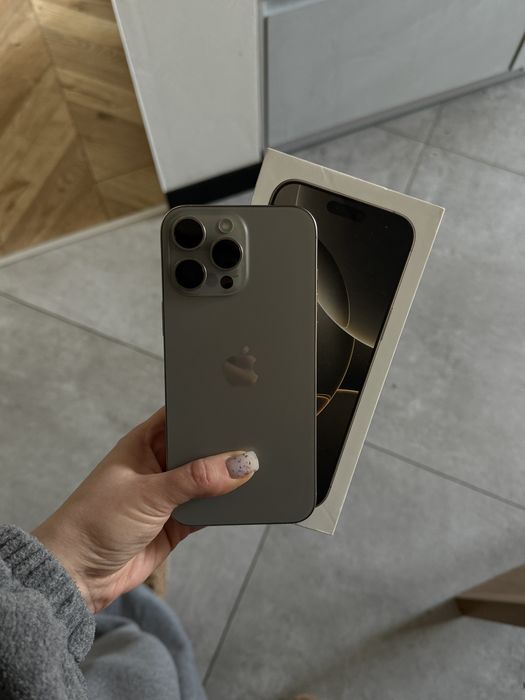 IPhone 16 Pro Max 256GB. Колір Natural Titanium