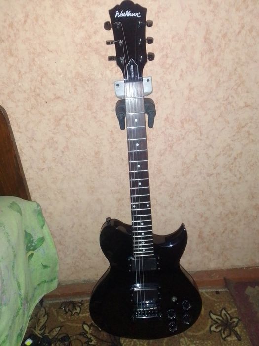 Продам электрогитару Washburn