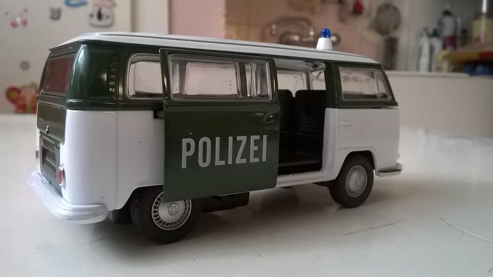 VOLKSWAGEN T2 BUS konwersja POLIZEI model metalowo-plastikowy