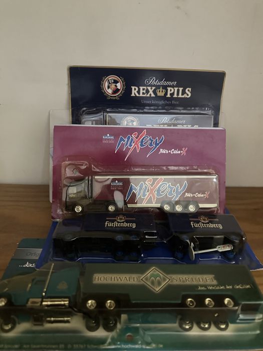 Camiões miniatura novos