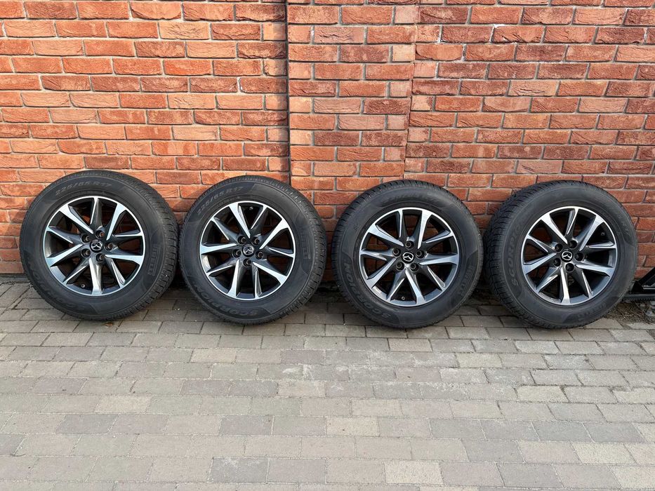Komplet opon zimowych Pirelli Scorpion 225/65 R17 Wrocław - super stan