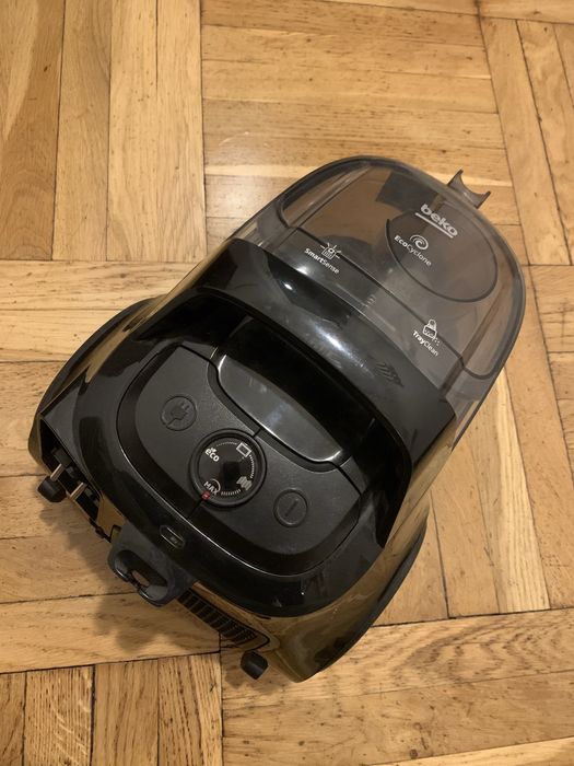 Sprzedam odkurzacz bezworkowy Beko vco 42701 AB
