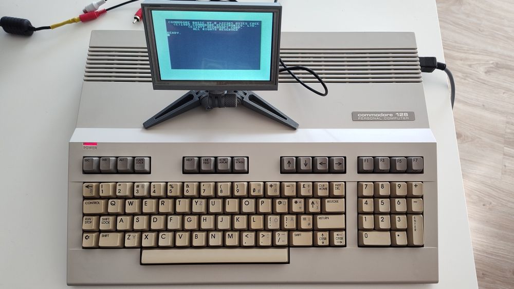 Commodore 128 sprawny