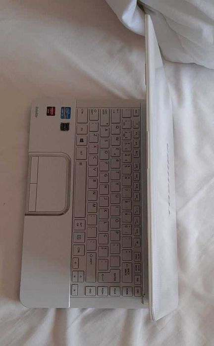 Pc Toshiba -  Windows 8 - intel core i3