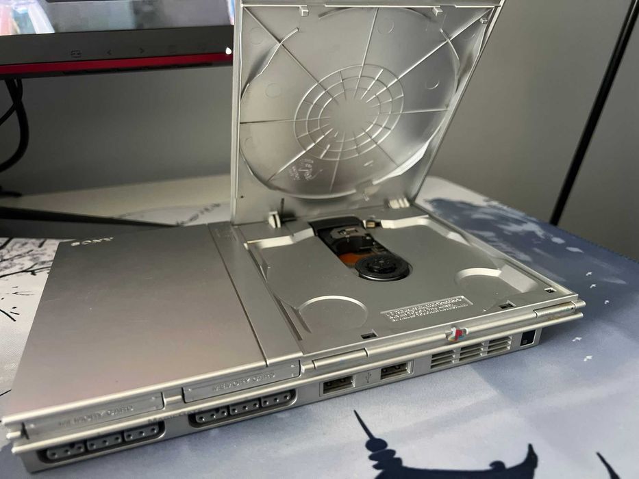 PS2 -PlayStation 2 Slim Prateado