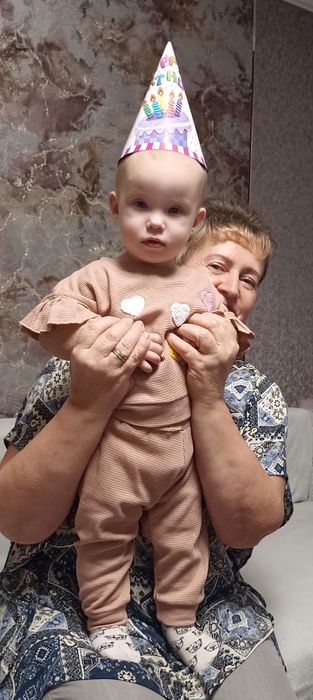 Костюм святковий для дівчинки